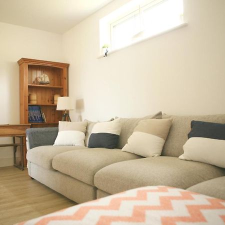 Ocean Breeze Villa คอร์ก ภายนอก รูปภาพ