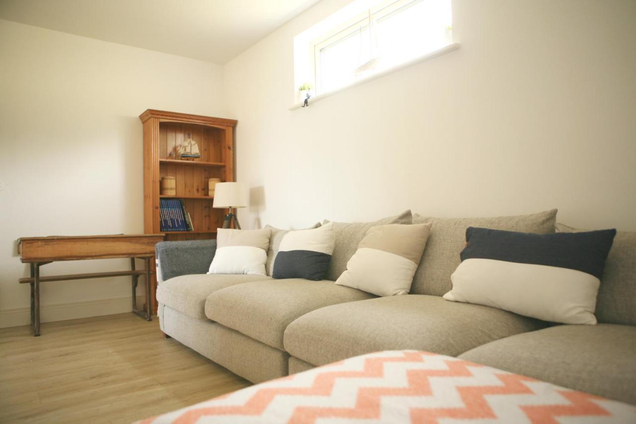 Ocean Breeze Villa คอร์ก ภายนอก รูปภาพ